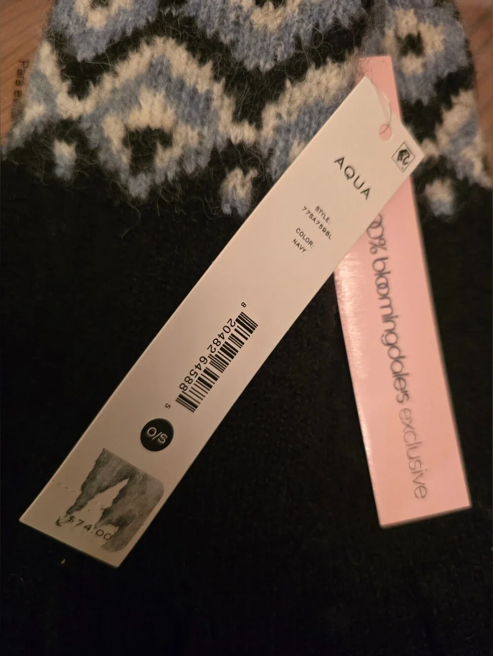 Aqua Gloves Exclusive For Bloomingdale's. NWT. Matching Pieces In Closet. Gift